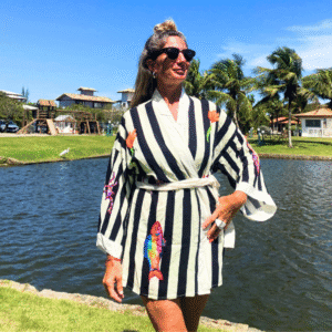 Kimono Curto Lagosta & Flores